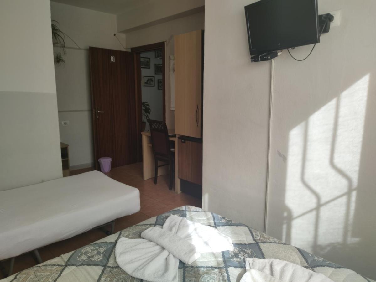 Guest House De Rada تيرانا المظهر الخارجي الصورة